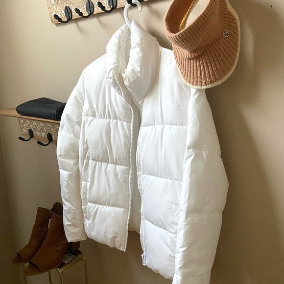 Almost new white puffer jackets S - Picture 4 of 5